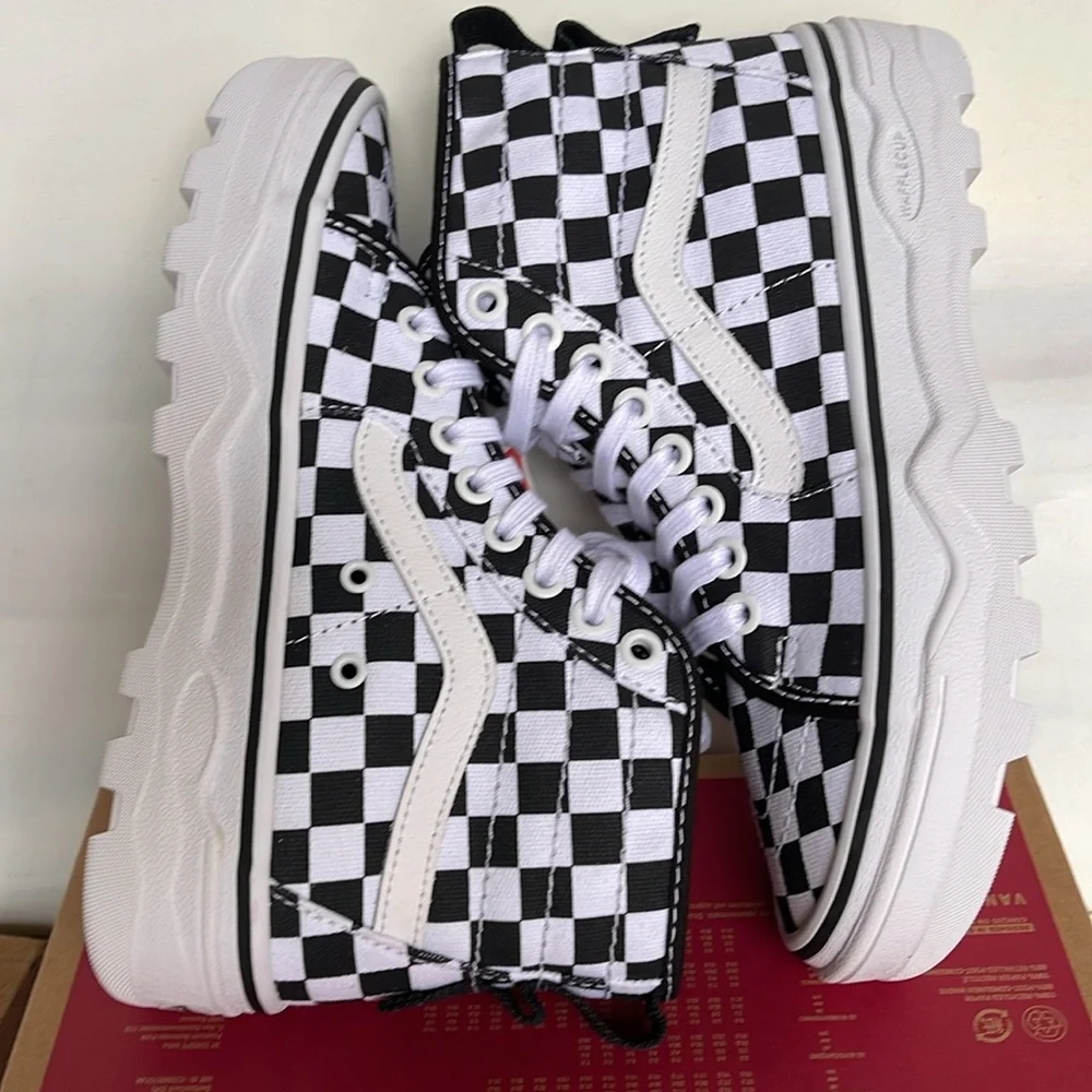 Vans WMNS Sentry Sk8-Hi
Checkerboard
VN0A5KY5705
Sneakers - Picture 11 of 16